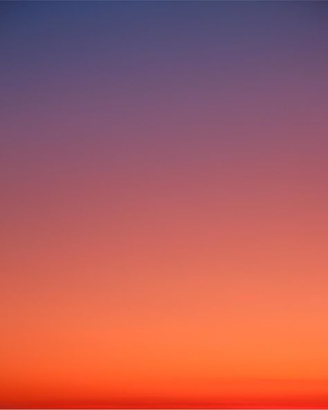 Sky series - Eric Cahan Hiroshi Sugimoto, Anish Kapoor, Cotton Club, Wallpaper Pastel, Retro Game, Sky Color, Elements Of Style, Designers Guild, Gradient Color