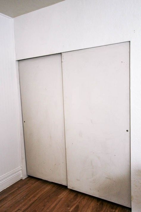 How to add trim to a sliding closet door. Closet Door Ideas: Add interest to plain closet doors by adding a trim detail and pink peony decals. This diy for double sliding wood doors would be perfect… How To Update Sliding Closet Doors, Wood Sliding Closet Doors, Closet Door Ideas, Sliding Closet Door, Colorful Shelf, Diy Closet Doors, Door Makeover Diy, Girls Bedroom Makeover, Closet Door Makeover