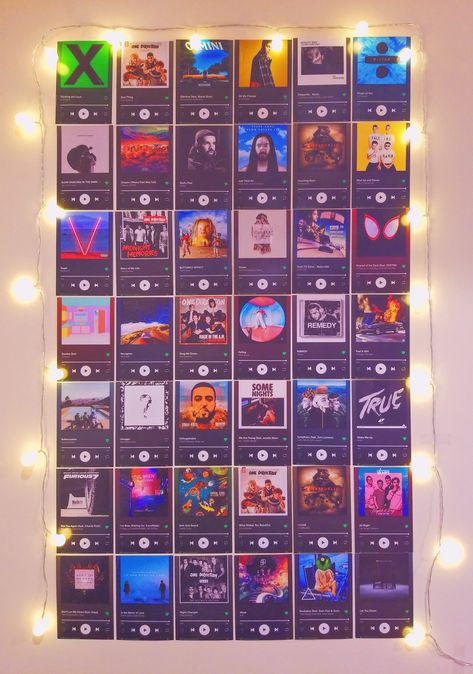 Spotify Wall Art, Music Wall Aesthetic, Music Wall Ideas, Spotify Room Decor, Teen Room Wall Ideas, Cd Room Decor Wall Art, Polaroid Wall Ideas Aesthetic, Spotify Wall Decor, Spotify Decor