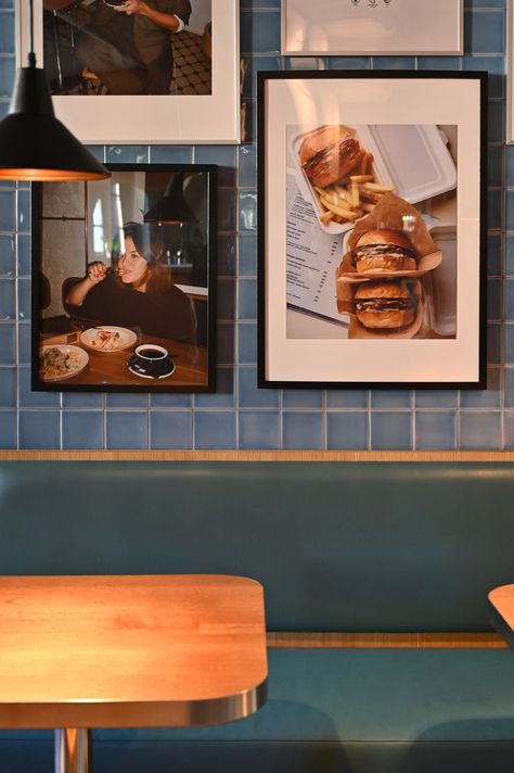 Burger Place Design, Burger Place Interior, Burger Interior Design, Modern Burger Restaurant, Burger Restaurant Design Interiors, Burger Restaurant Interior, Restaurant Modern Design, Burger Poster Design, Burger Restaurant Design