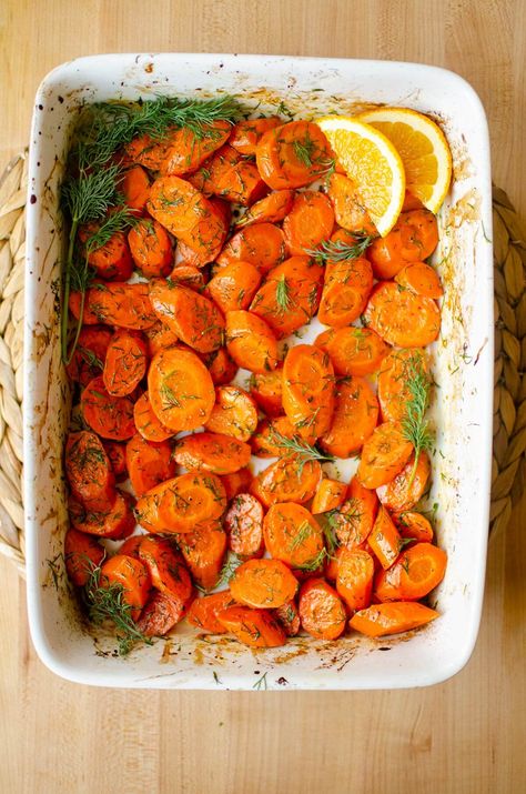 Roasted Dill Carrots Roasted Carrotts, Roasted Carrots With Dill, Carrots With Dill, Roasted Glazed Carrots, Dill Carrots, Carrots In Oven, Oven Roasted Carrots, Carrots Side Dish, Roast In The Oven