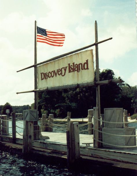 https://flic.kr/p/tmyDh | Discovery Island in Walt Disney World | My favorite thing in all of Disney World and they shut it down just a few years later! Olympus RC 35mm RangeFinder Disney Universe, Discovery Island, Abandoned Theme Parks, Abandonment Issues, Disney Secrets, Disney Attractions, Abandoned Amusement Parks, Retro Disney, Disney Rides