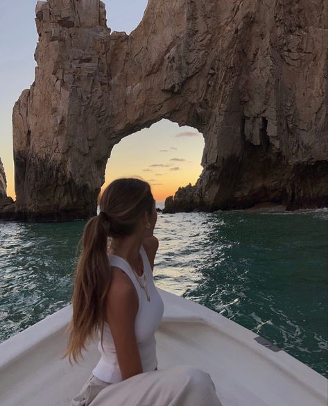 Cabo Boat Pictures, Cabo Beach Pictures, Los Cabos Mexico Pictures, Cabo Clubbing Outfits, Cabo Inspo Pics, Los Cabos Mexico Aesthetic, Cabo San Lucas Picture Ideas, Cabo San Lucas Instagram Pictures, Cabo Photo Ideas