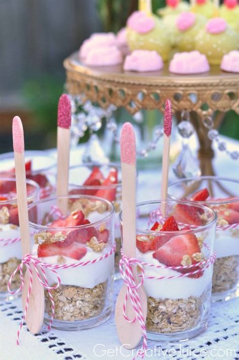 Mini Parfaits. Host a Tea Party Fit for a Queen with these Tea for Two Party Ideas. Afternoon tea finger sandwiches, floral tea cup centerpieces and vintage books for a tablescape for the inspirational garden party ideas #teaparty #tablescape #tearrific #teafortwo #teapartyideas #gardenparty #teapartyrecipes #parfait Babyshower Party, Brunch Decor, Parfait Breakfast, Girls Brunch, Yogurt Breakfast, Breakfast Party, Birthday Breakfast, Tea Party Food, Baby Shower Brunch