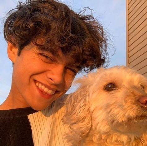 boys with dogs r just <3 boy, cute, attractive, hot, tumblr, smile, dogs, aesthetic, curly, messy, hair, golden hour Smiling Boy Aesthetic, Skater Boys, Grunge Boy, Aesthetic Boys, Aesthetic Boy, Tumblr Boys, 가을 패션, Messy Hairstyles, Pretty People