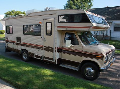 This 1987 Fleetwood Camper is Our Home! We'll Keep it Class C. Class C Rv Interiors, Winnebago Remodel, Class C Campers, Rv Vintage, Camping Vehicles, Motorhome Remodel, Youtuber Dr, Gmc Motorhome, Used Rvs For Sale