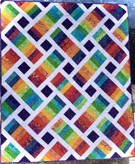 Pride Quilts Ideas, The Iris Quilt Pattern, Iris Quilt Pattern, Iris Quilt Pattern Free, Rainbow Quilt Patterns, Iris Quilt, Homemade Machine, Rainbow Quilts, Optical Illusion Quilts