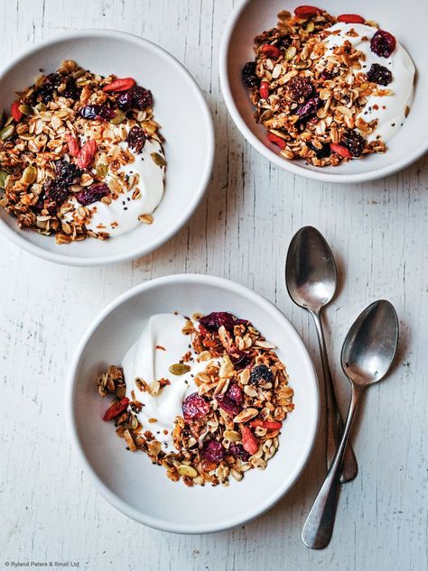 Anti-Aging, Super Berry Granola recipe | Beauty Foods | Berry Granola Recipe, Nutrition Photoshoot, Bowl Photography, Berries Breakfast, Berry Granola, Fruit And Yogurt Parfait, Yogurt Granola, Strawberry Bowl, Quick Cooking Recipes