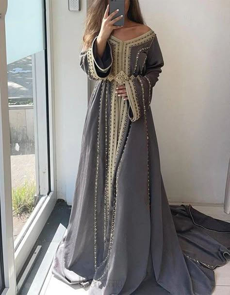 Arabian Prom Dress, Front Open Abaya, Abaya Cardigan, Arab Dresses, Moroccan Kaftan Dress, Arab Dress, Arabian Dress, Estilo Hijab, Arabic Dress