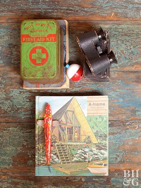 fishing and camp-inspired decor Cottage Decorating Ideas, Retro Cabin, Distressed Wood Furniture, Cottage Decorating, Cabin Signs, Frame Cabin, Fishing Bobber, Vintage Cabin, Lake Decor