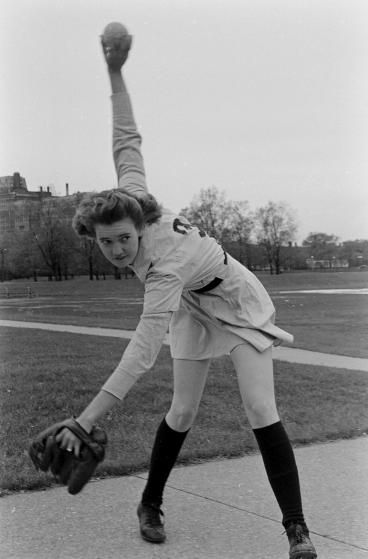 1940s Women, A League Of Their Own, League Of Their Own, Baseball Girls, Girls Softball, All American Girl, Tough Girl, Baseball Women, Sports Photos