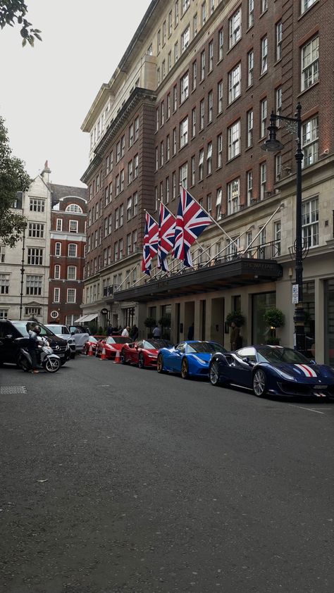 Uk Car Aesthetic, London Cars Aesthetic, Fake London Snaps, London Snap, London Cars, Parks Aesthetic, Richmond London, Emotional Movies, Magnolia Parks