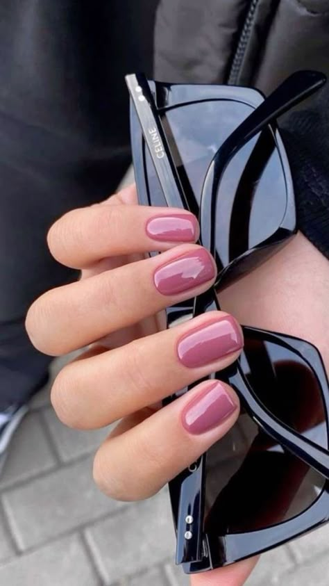 basic nails ideas #BasicNails #MinimalistManicure #SimpleNailArt #ChicNails #EverydayNails #ClassicNailDesigns #NailInspo #ElegantNails #CleanManicure #SubtleNailArt Popular Nail Colors 2025, Clean Look Nails, Everyday Nails Simple, Pink Nail Colors Shades, September Nail Colors 2024, Soft Summer Nail Colors, August Nails Short, Basic Short Nails, Basic Nail Colors