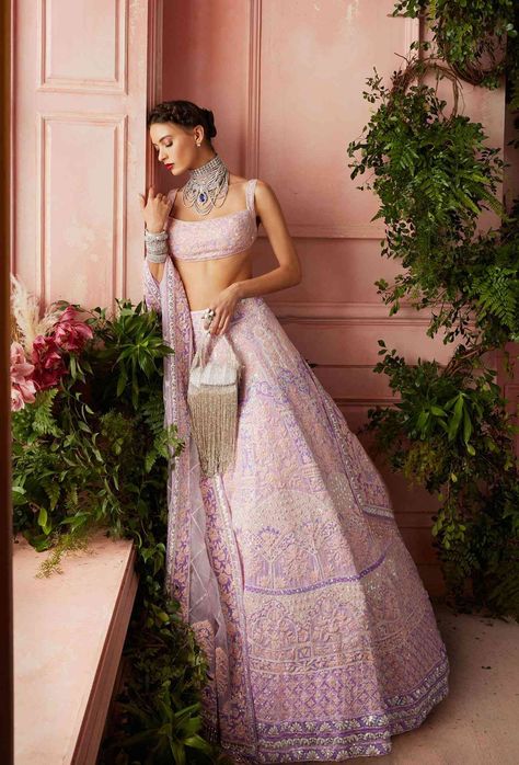 New Manish Malhotra Bridal Looks Manish Malhotra Bridal Lehenga, Manish Malhotra Bridal, Manish Malhotra Lehenga, Beautiful Lehenga, Wedding Fits, Bridesmaid Saree, Desi Fits, Desi Outfits, Bridal Dress Fashion