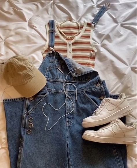 Heartstopper Outfits, Downtown Outfits, Everyday Fashion Outfits, 90s Fashion Outfits, Cute Comfy Outfits, Swaggy Outfits, Mode Vintage, Teen Fashion Outfits, Looks Vintage