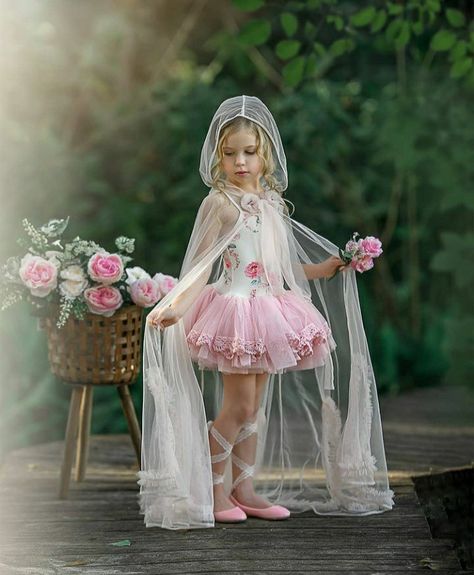 Flower Girls Dresses, Dresses Couture, Tulle Underskirt, Boho Dresses, Communion Dresses, Rose Lace, Rustic Boho, Foto Art, Couture Gowns