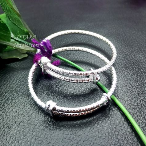 Silver Bangles For Baby Girl, Silver Baby Bracelet, Elegant Pants Suits, Silver Articles, Elegant Pants, Jewelry Bangles, Newborn Baby Photoshoot, Baby Bangles, Silver Bangle Bracelet