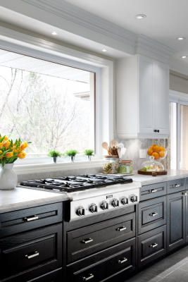 No hood! Range under window Stove Window, Thermador Kitchen, Head Scratcher, Kitchen Design Gallery, Transitional Dining, Kitchen Windows, Kitchen Designs Layout, Kitchen Gallery, Kitchen Stove