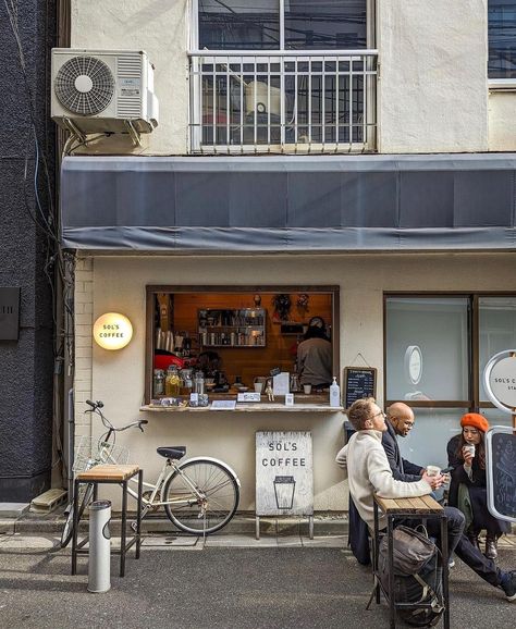 humans of coffee | Humans of coffee.⠀ ⠀ 📍: @solscoffee, Tokyo⠀ 🎥: @doitwithwilly⠀ #️⃣: #manmakecoffee⠀ ⠀ ⠀ ⠀ #tokyocafe #tokyocoffee #tokyojapan… | Instagram Coffee Shop Japan, Opening A Cafe, Quick Coffee, Coffee Shop Interior Design, Public Space Design, Coffee Shop Bar, Small Cafe, Coffee Obsession, Cafe House