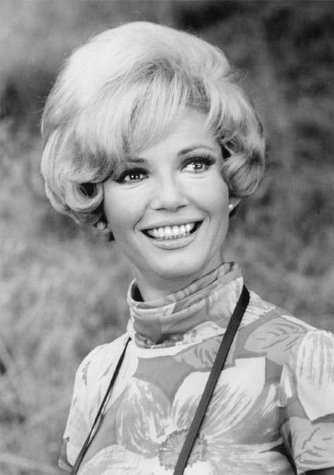 Ruta Lee - One of the 'brides' from "Seven Brides for Seven Brothers" (credited as Ruta Kilmonis) Ruta Lee, Seven Brides For Seven Brothers, 1960s Hair, Classic Actresses, In Sign, Character Actor, Old Hollywood Glamour, Famous Women, Famous Faces