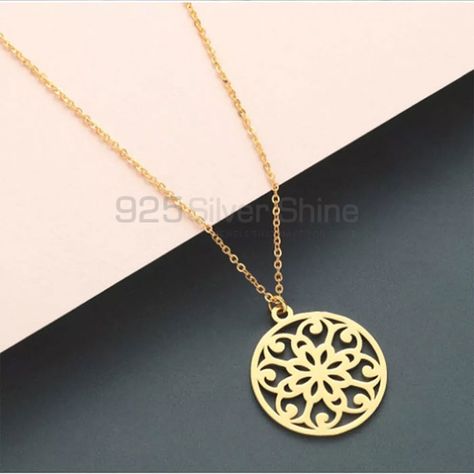 #Heartshapenecklace #Filigreenecklace #Designjewelry #minimalistjewelry #filigreejewelry #necklacejewelry Necklace Minimalist Jewelry, Filigree Necklaces, Jewellery Silver, Filigree Design, Necklace Minimalist, Elegant Jewelry, Minimalist Jewelry, Handmade Necklaces, Handmade Silver