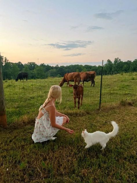 Happy In Nature Aesthetic, Farm Cows Country Life, Kirsten Core Aesthetic, Rich Farm Life Aesthetic, Cute Farm Aesthetic, Farm Pictures Aesthetic, Liv Core Aesthetic, Summer On The Farm, Petting Zoo Farm Aesthetic