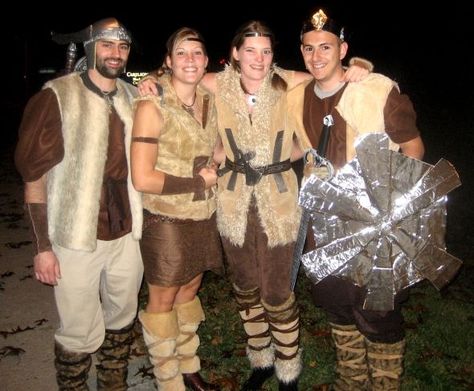 How To Make a Homemade Viking Costume: Ideas and Instructions Sally Skellington Costume, Ragnar Costume, Vikings Costume Diy, Mens Viking Costume, Viking Halloween, Viking Ideas, Viking Costumes, Viking Outfit, Barbarian Costume