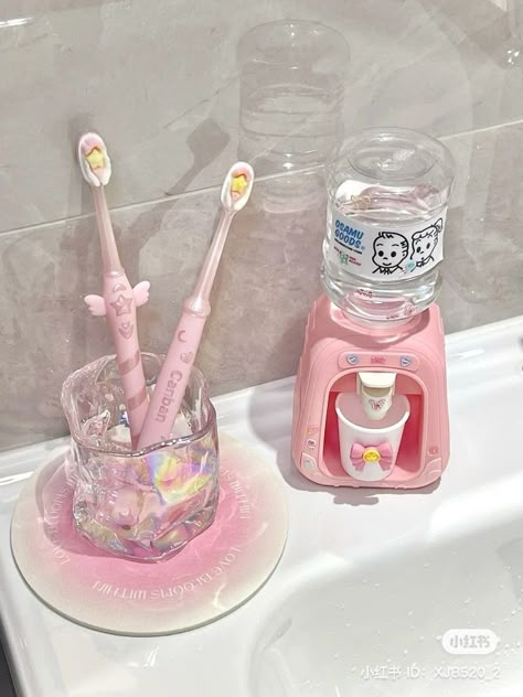 Kawaii Cleaning Supplies, Korean Bathroom Aesthetic, Toothbrush Aesthetic, Melody Room, Kawaii Bathroom, Cute Toothbrush, Luxury Room Design, Teeth Aesthetic, Aesthetic Bath