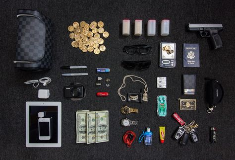 Ben Baller's essentials...    Source: http://hypebeast.com/2012/02/essentials-ben-baller/ Hypebeast Essentials, Edc Essentials, Things Organized Neatly, What In My Bag, Billionaire Boys Club, Go For It, Mens Essentials, Gentleman Style, Daily Essentials