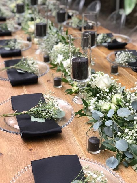 White Table Decorations, Casual Beach Wedding, Event Centerpiece, White Elegance, Modern Flower Arrangements, Party Centerpieces, Modern Flower, Centerpiece Decorations, Black Wedding