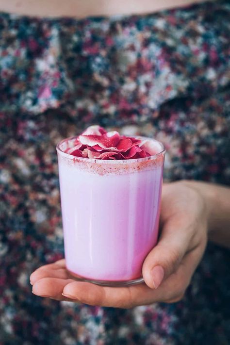 This Adaptogenic Midnight Milk Will Help You Sleep Better Tonight | Hello Glow Adaptogen Cocktails, Adaptogen Mocktails, Ashwagandha Recipes, Moon Milk Recipe, Moon Milk, Rose Recipes, Hello Glow, Avocado Smoothie, Mocktail Recipe