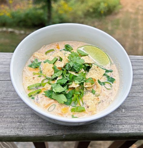 Fall is in the air! Try this super easy, delicious, AND quick white chicken chili. Chili and soup season can be tricky to navigate if you struggle with digestive issues, but this recipe is sure to leave you feeling satisfied and nourished without negative side-effects. Servings: 4Total Time: 30 minutesIngredients:1 tbsp garlic-infused olive oil 4 cups low-FODMAP chicken broth7 oz diced green chilis1.5 tsp cumin0.5 tsp paprika0.5 tsp oregano0.5 tsp coriander¼ tsp cayenne pepperSalt and pepper ... Low Fodmap Chicken Soup Recipes, Low Fodmap White Chicken Chili, Low Fodmap Gluten Free Recipes, Low Fodmap Chicken Soup, Low Fodmap Salads, Low Fodmap Recipes Easy, Low Fodmap List Of Foods, Low Fodmap Soup Recipes, Low Fodmap Chili