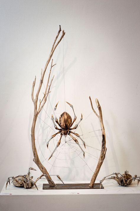 Upcycled spider sculpture by Georgie Seccull, Melbourne, Australia Insect Sculpture Art, Small Wood Sculpture, Spiders Artwork, Beautiful Trash Art, Spider Taxidermy, Trash Sculpture, Art From Trash, Bug Sculpture, Insect Sculpture