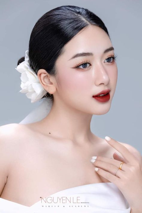 Douyin Wedding Makeup, Makeup Looks Wedding, Makeup Douyin, Makeup Bride, Douyin Makeup, Bride Makeup, Wedding 2024, Wedding Makeup, Eye Makeup