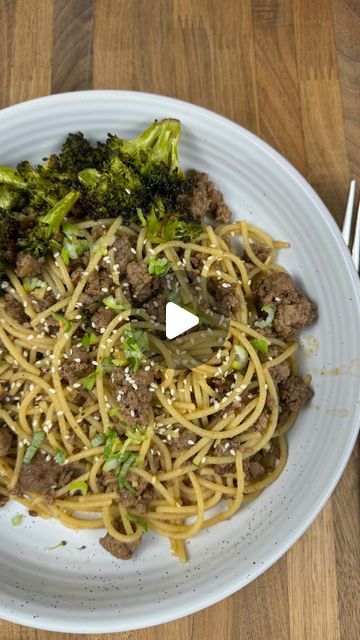 Kirk Muenzenberger on Instagram: "Have you tried this one yet?!?

15 Minute Mongolian Beef (full recipe ⬇️)

Ingredients:
1lb Ground Beef
12oz Pasta, spaghetti
5 Cloves Garlic
3 Green Onions
1/3C Soy Sauce
1/2C Beef Broth
3T Hoisin
1/4C Brown Sugar
1/2t Red Pepper Flakes
1t Ginger
Sesame Seeds

Bring salted water to a boil and cook the pasta to Al dente. Mix the sauce together (soy, broth, hoisin, sugar, red pepper flakes). Cook the beef, then add the garlic and ginger. Cook for 1 minute, pour in the sauce. Cook for 2 minutes and add the noodles. Tops and eat!

Enjoy!!

#easymeals #quickmeals #simplemeals #mongolianbeef #weeknightmeals" Garlic And Ginger, Pasta Spaghetti, Mongolian Beef, Asian Noodles, Recipe Ingredients, Beef Broth, Red Pepper Flakes, Red Pepper, Sesame Seeds