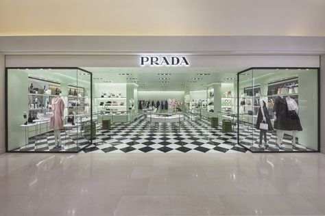 Prada Clothes, Prada Store, Mini Store, Store Design Boutique, Cardboard House, Showroom Design, Store Design Interior, Commercial Space, Jewellery Shop