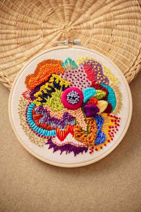 Surface Ornamentation, Abstract Hand Embroidery, Embroidery Abstract Art, Abstract Embroidery Designs Inspiration, Abstract Bead Embroidery, Mixed Media Embroidery Hoop, Sew Your Own Clothes, Bead Embroidery Tutorial, Abstract Embroidery