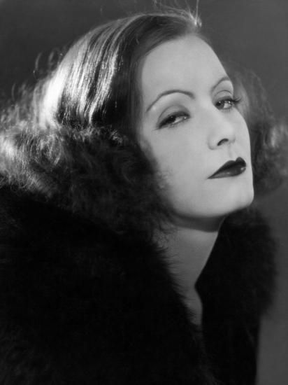 Greta Garbo, Foto Art, Hollywood Glam, Vintage Portraits, Silent Film, Golden Age Of Hollywood, Hollywood Actor, Famous Women, White Photo