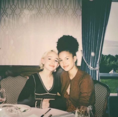 Otherwise known as Sophie and Agatha! <3 #sge #sgemovie #schoolforgoodandevil Sge Movie, Sophie And Agatha, Evil Pfp, Sophia Anne Caruso, Sofia Wylie, School For Good And Evil, Good And Evil, Sofia, Image Search