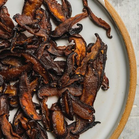 Crispy Shiitake Mushroom Bacon (Gluten-Free) - Sweet Simple Vegan Vegan Mushroom Bacon, Mushroom Bacon, Fresh Eats, Shitake Mushroom, Vegan Mushroom, Vegan Bacon, Vegan Brunch, Vegan Alternatives, Shiitake Mushroom