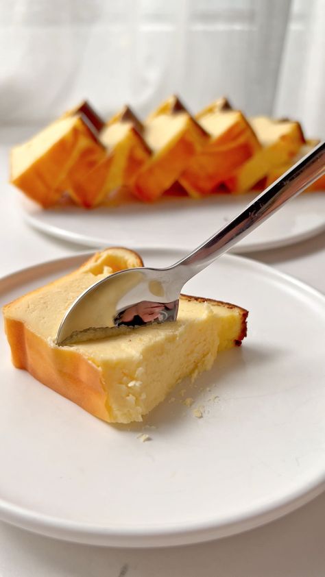 Basque Style Cheesecake, Loaf Basque Cheesecake, Cheesecake Loaf Pan, Basque Cheesecake 3 Ingredient, Loaf Pan Cheesecake Recipe, Cheesecake In A Loaf Pan, 3 Ingredient Basque Cheesecake, Basque Burnt Cheesecake Loaf, Basque Cheesecake Loaf Pan