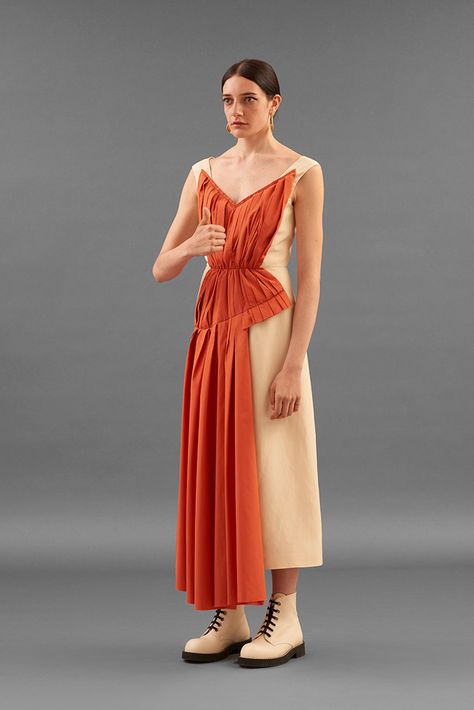 LOOKBOOK: MARNI Resort 2020 Collection Marni Dress, Orange Outfit, Resort 2020, Dresses 2020, Fashion Show Collection, Fashion Sketches, Simple Dresses, Runway Fashion, Fashion Collection