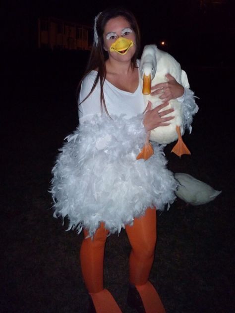 My DIY duck costume was a success!!! Duck Costume For Women, Diy Duck Costume, Goose Mask, Duck Outfit, Goose Costume, Costume Aesthetic, Duck Mask, Duck Costume, Costume College