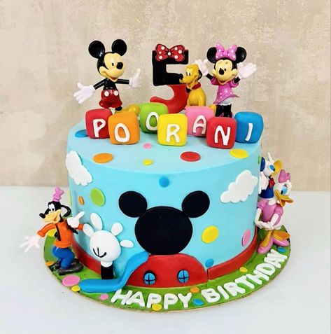 Mickey Birthday Table, Mickey Mouse Clubhouse Birthday Party Cake, Mickey Mouse Birthday Cake Ideas, Mickey Mouse Clubhouse Birthday Decor, Disney Character Cake, Mickey Clubhouse Birthday, Mickey Mouse Theme Cake, Mickey Mouse Clubhouse Cake Ideas, Mickey Mouse Cake For Boys