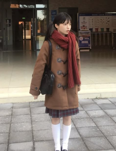 Winter Outfits Japanese Style, Japanese Fashion Winter Outfits, Preppy Japanese Fashion, Fall Japanese Fashion, Sawako Winter Outfit, Winter Japanese Fashion, Japanese Winter Fashion Women, Japanese Winter Style, Winter Japanese Outfits