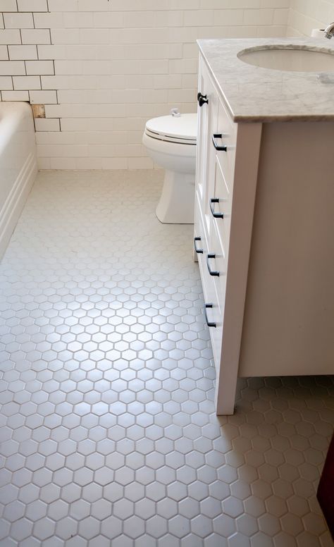 White Hexagonal Floor Tiles Bathroom, Textured Floor Tile Bathroom, Small Bathroom Laminate Flooring, Small Bathroom Ideas Hexagon Tiles, Honey Comb Bathroom Tiles, White Hexagonal Tiles Bathroom, 2 Inch Hexagon Tile Bathroom Floor, Small Octagon Tile Bathroom Floor, Medium Hexagon Tile Bathroom