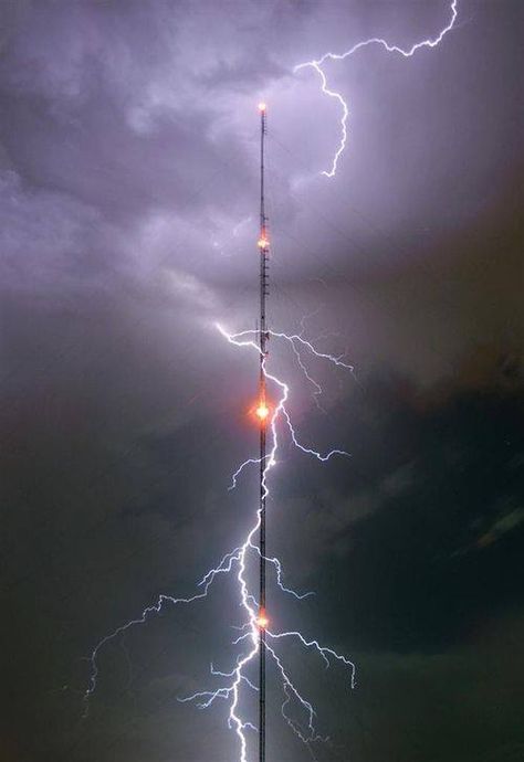 Weather Cloud, Storm Chasing, Nature And Animals, Lightning Rod, Wild Weather, Ride The Lightning, Lightning Storm, Stormy Weather, Lightning Strikes