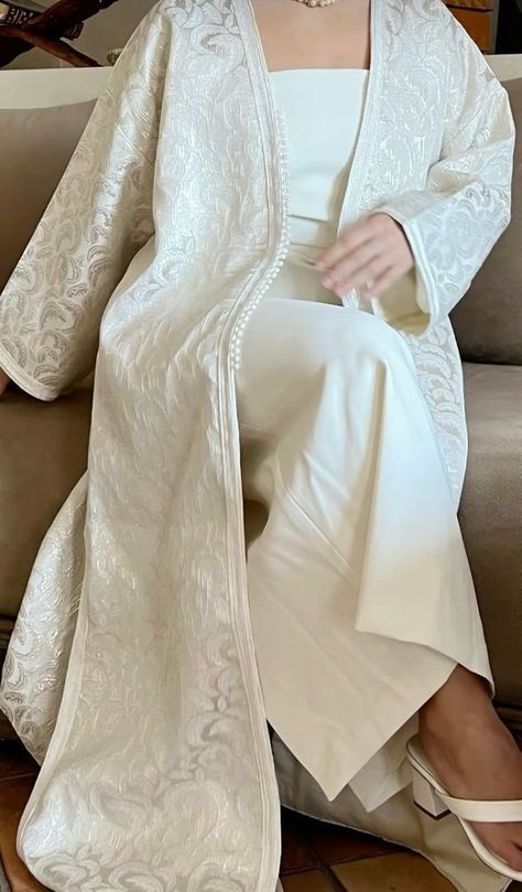 Summer Abaya Outfits, Moroccan Kimono, Moroccan Abaya, Moroccan Outfit, Extra Makeup, Wedding Abaya, Morrocan Fashion, Moroccan Kaftan Dress, Moroccan Clothing