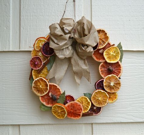 Make Your Own Dried Citrus Wreath Dried Citrus Wreath, Dried Orange Wreath, Citrus Wreath, Dried Citrus, Fruit Wreath, Orange Wreath, Wreath Tutorial, Holiday Wreath, Homemade Christmas