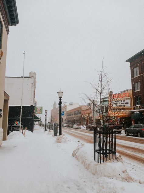 Marquette Aesthetic, Michigan Winter Aesthetic, Michigan Farmhouse, Umich Aesthetic, Michigan Aesthetic, Michigan Snow, Grey November, Michigan Christmas, Northern Michigan University